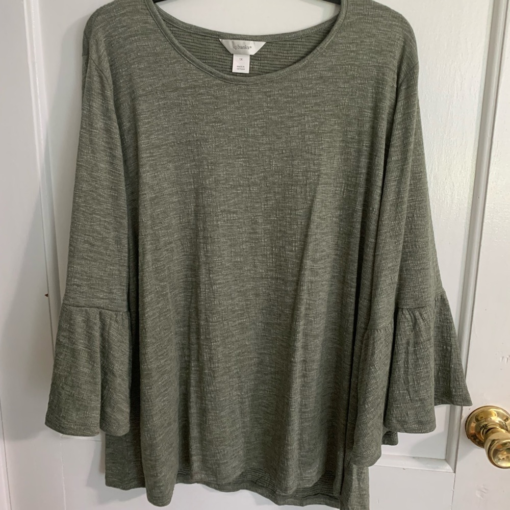 Women’s Green Belle Sleeve Top (Never Worn)